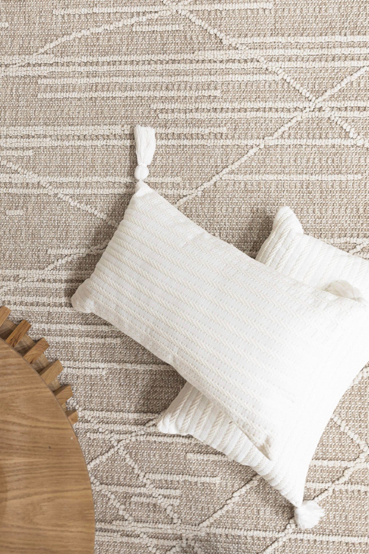 Alba Beige Cream Dust-Free Rug 19232A
