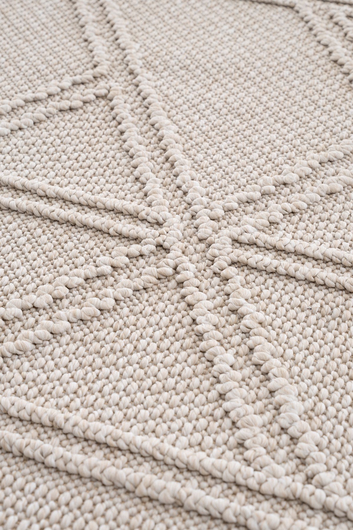 Alba Cream Non-Shedding Rug 19241A