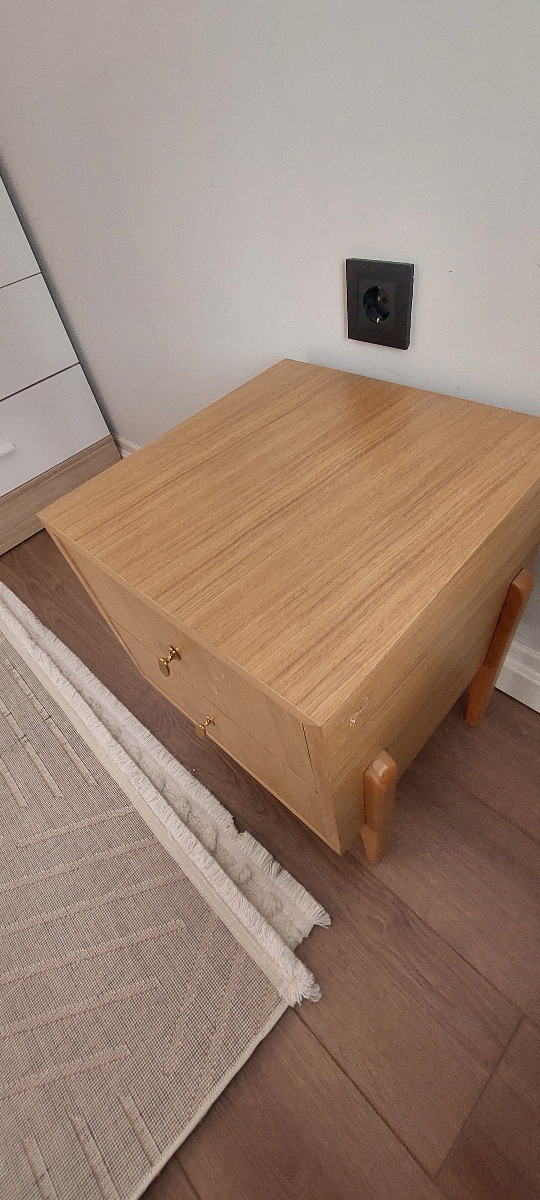Elephant 2-Drawer Nightstand Oak 11404
