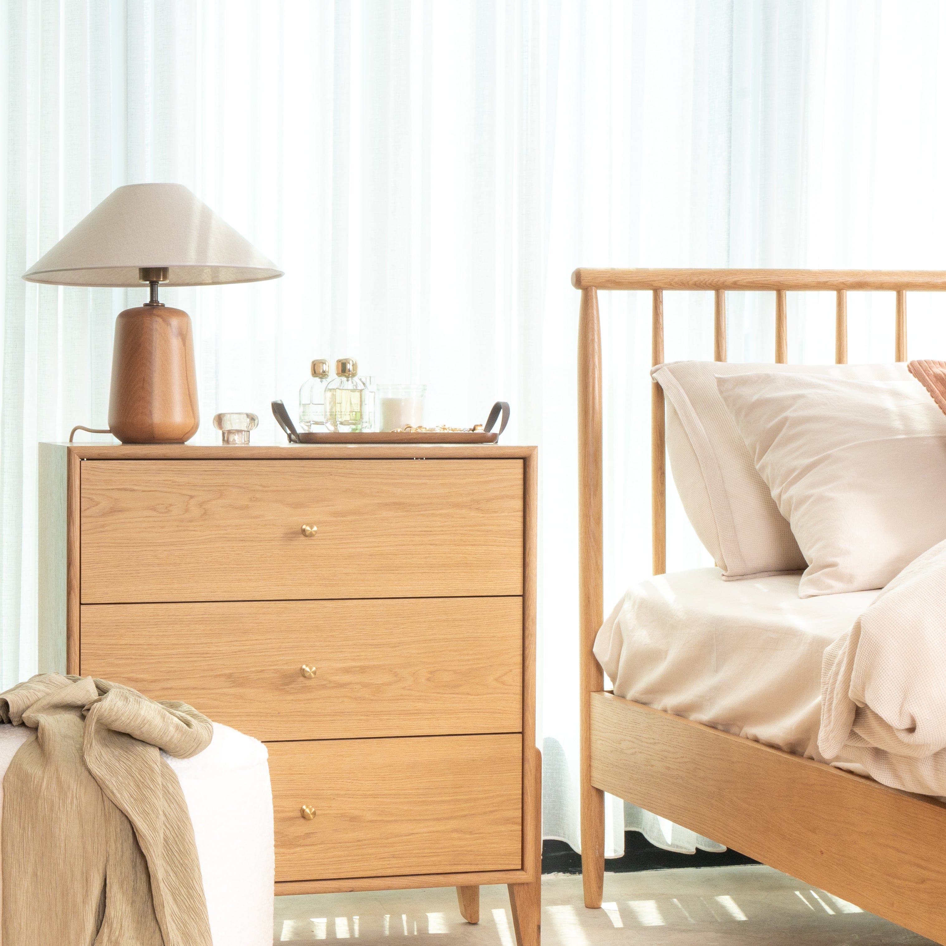 Fil Meşe Şifonyer 3 Çekmeceli Ahşap