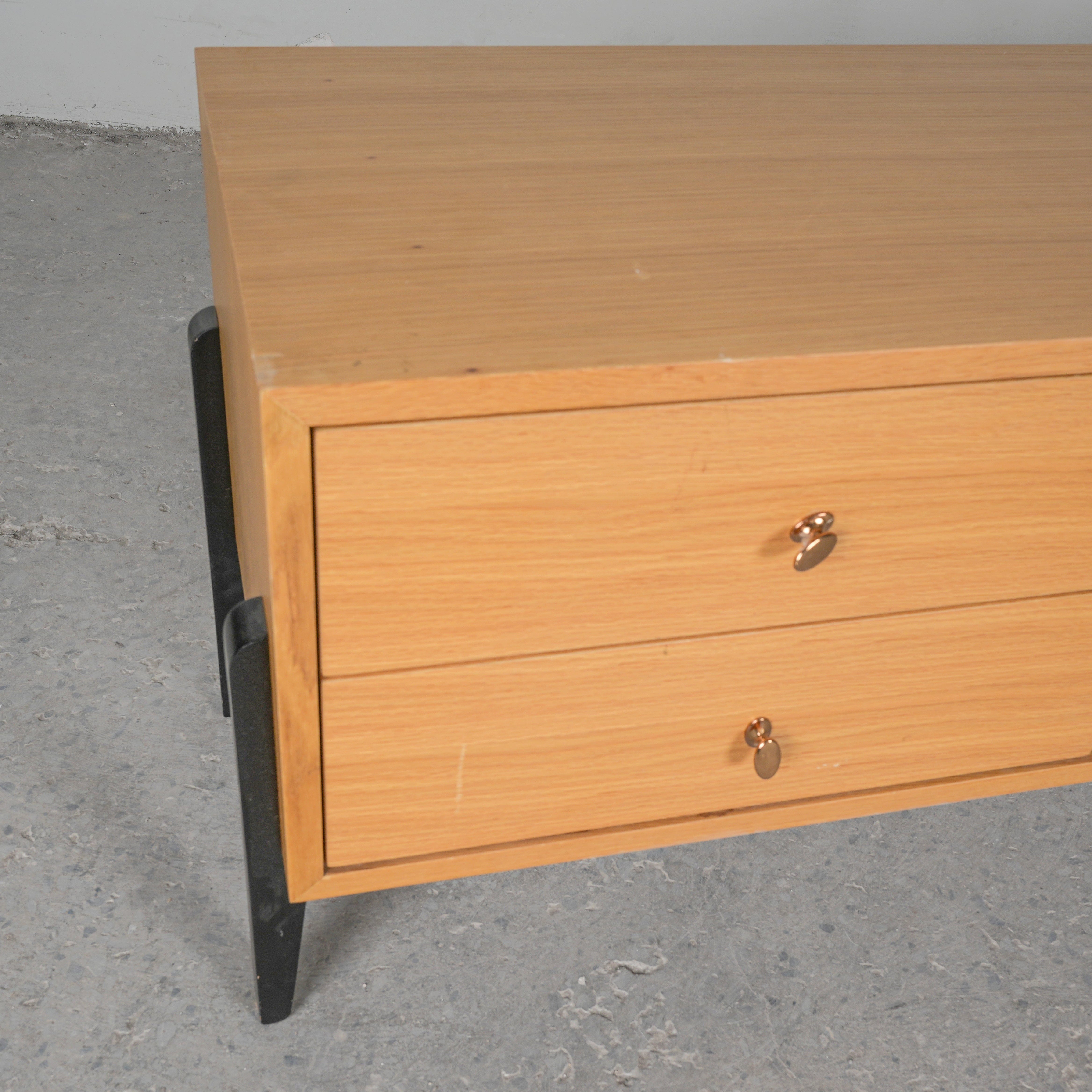 Fil Tv Sehpası 140 cm Meşe & Siyah 10015