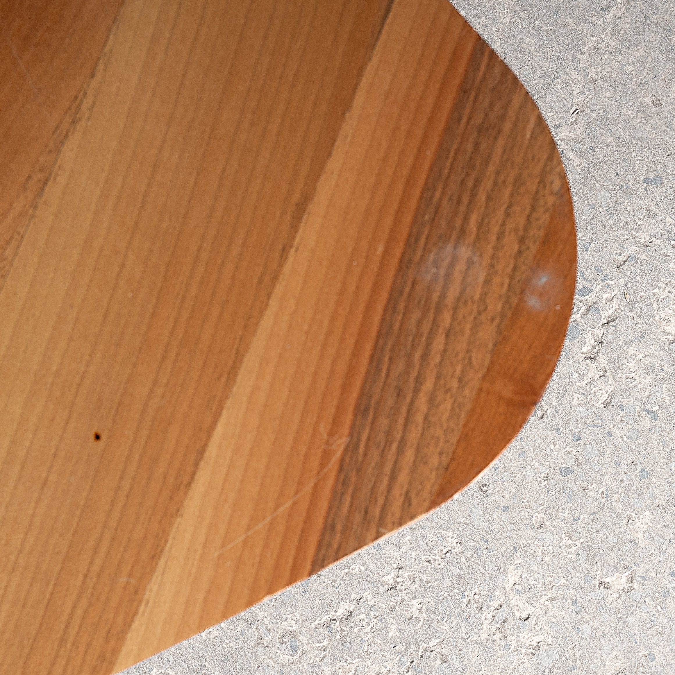 Helsinki Üçgen Ceviz Orta Sehpa 10042