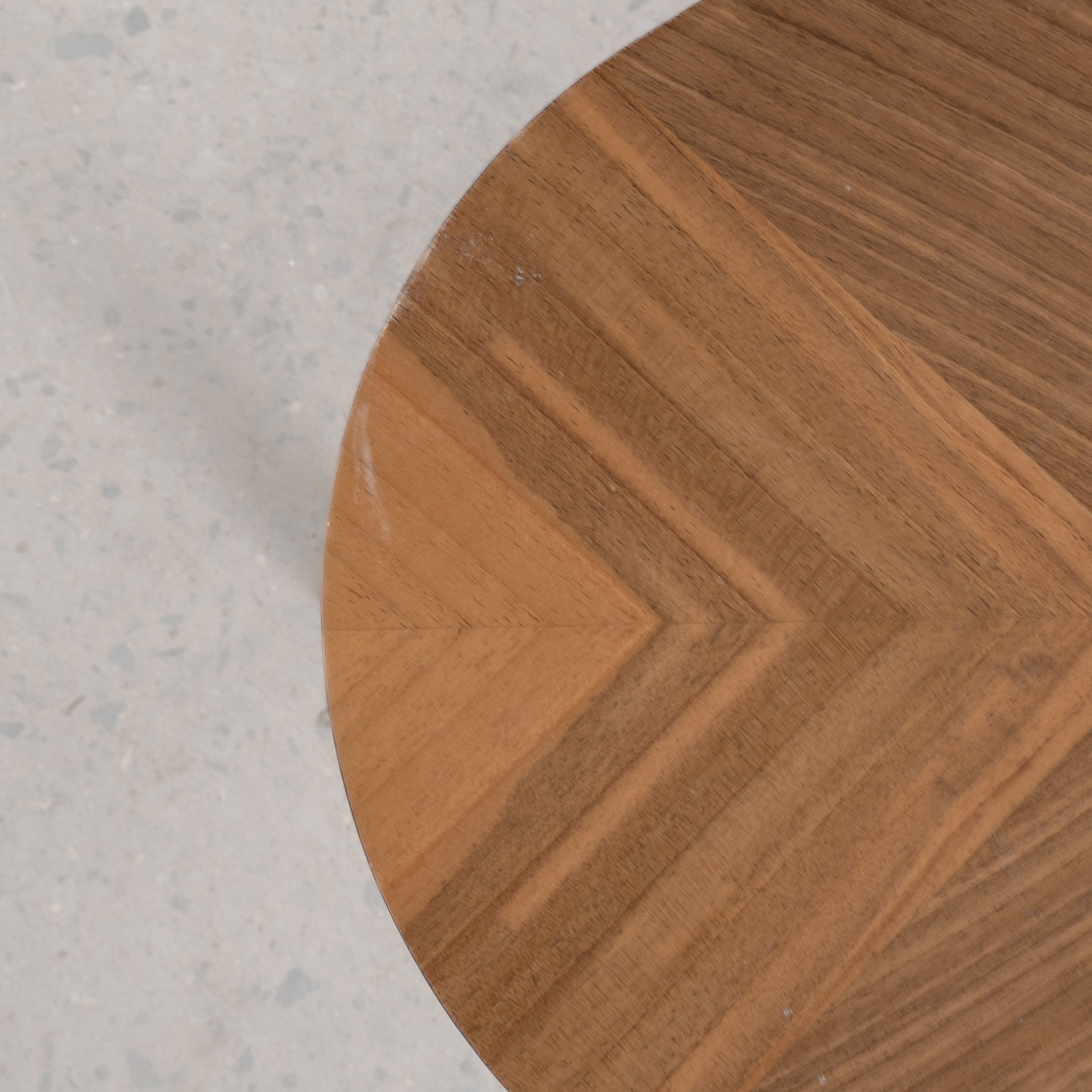 Helsinki Üçgen Ceviz Orta Sehpa 10042