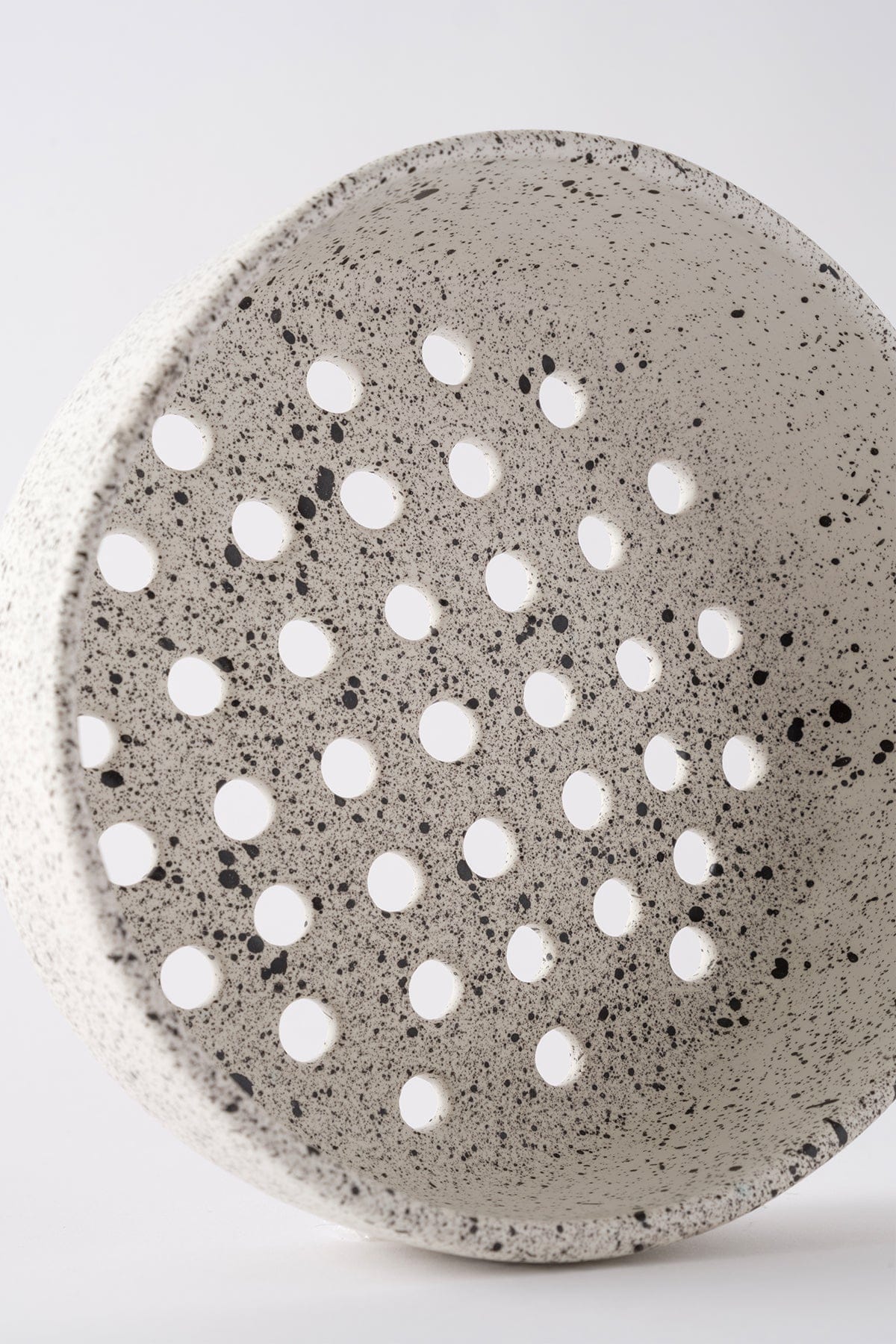 Sateen Matte White Speckled Small Handmade Decorative Sieve 8602
