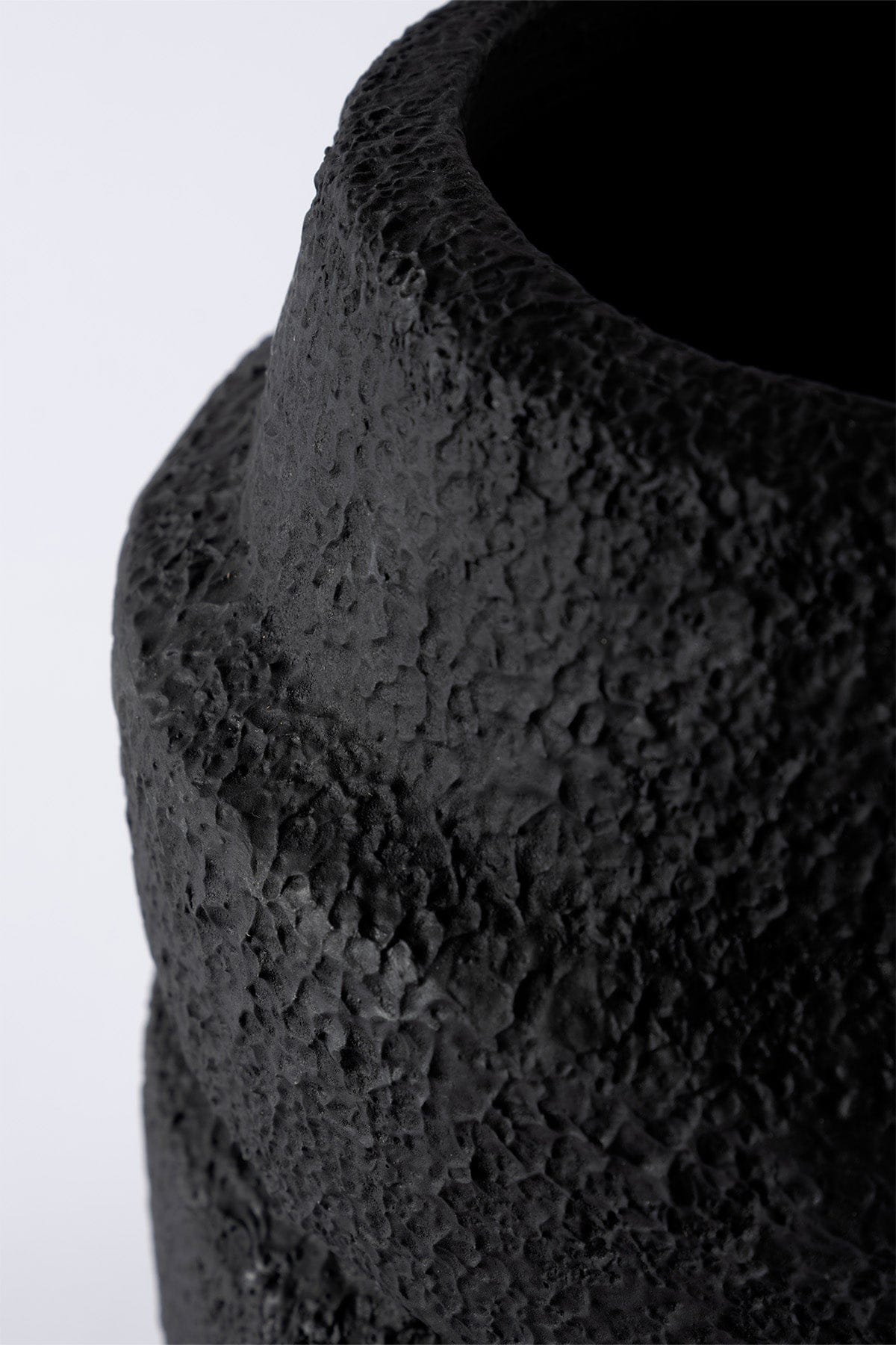 Savia Ceramic Black Vase 10133