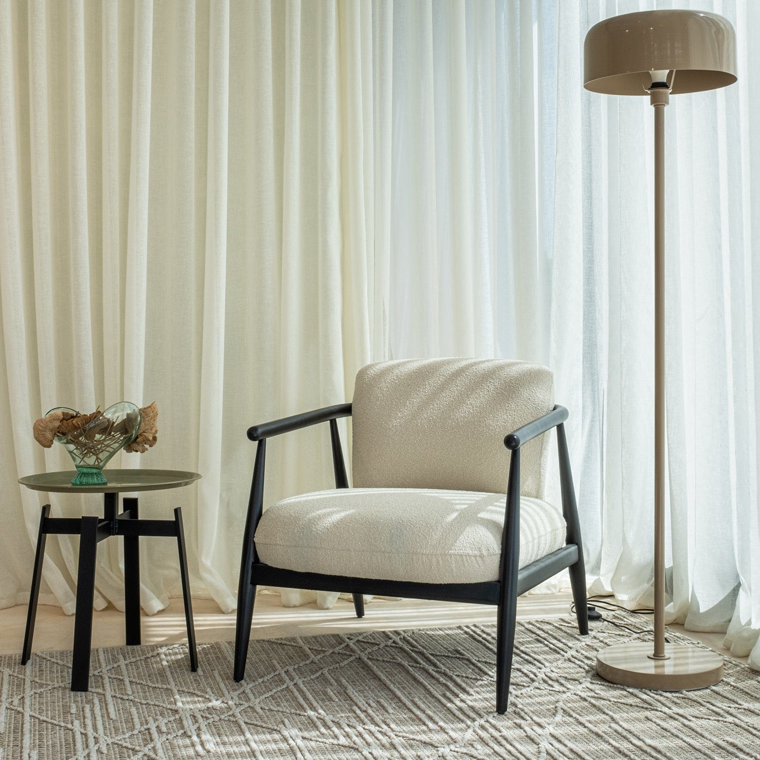 Senna Siyah Berjer Ahşap