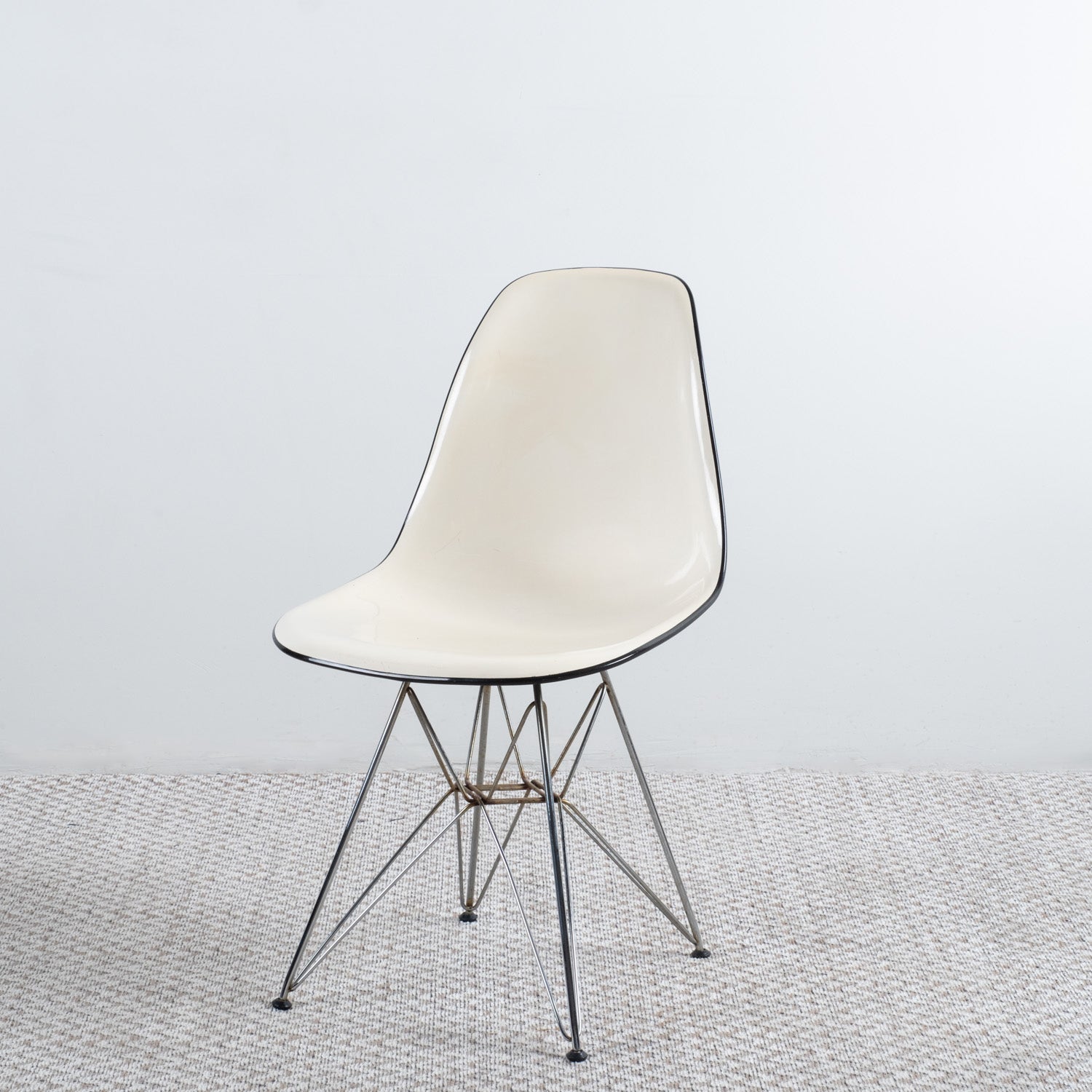 Eames Sandalye 0548