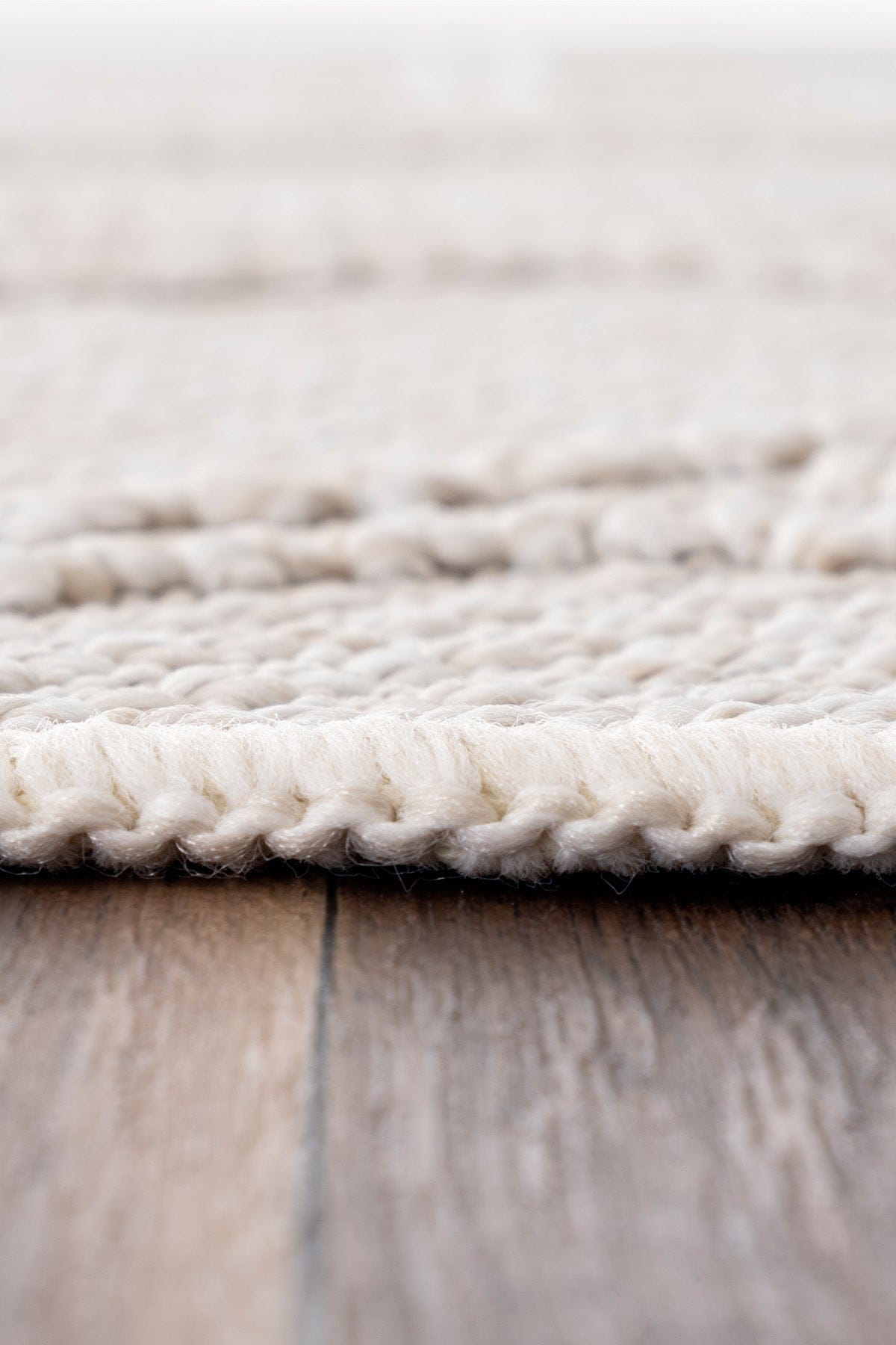Alba Cream Non-Shedding Rug 19241A