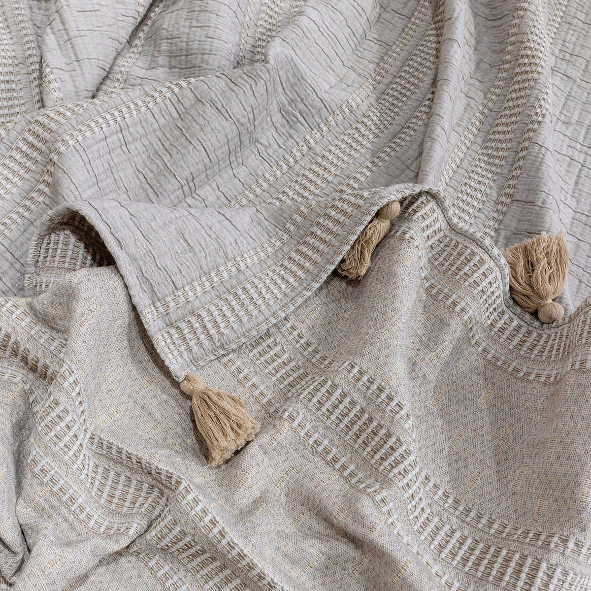 Assos Bej Çift Kişilik Yatak Örtüsü 230x250 5036