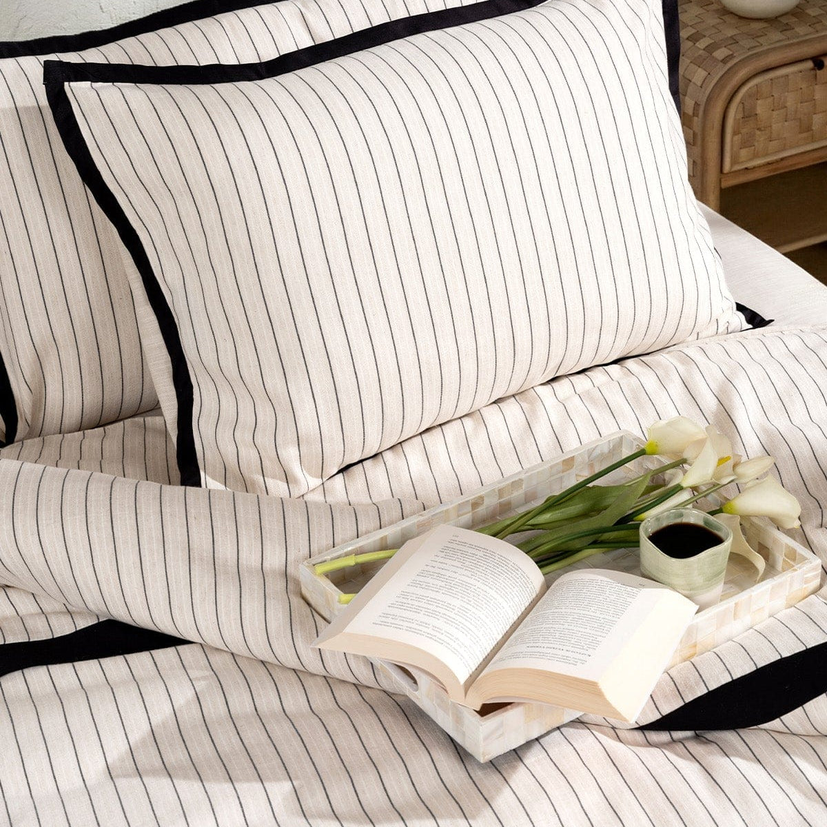 Clasıy Bej/Siyah Çizgili Çift Kişilik Nevresim Takımı 2504