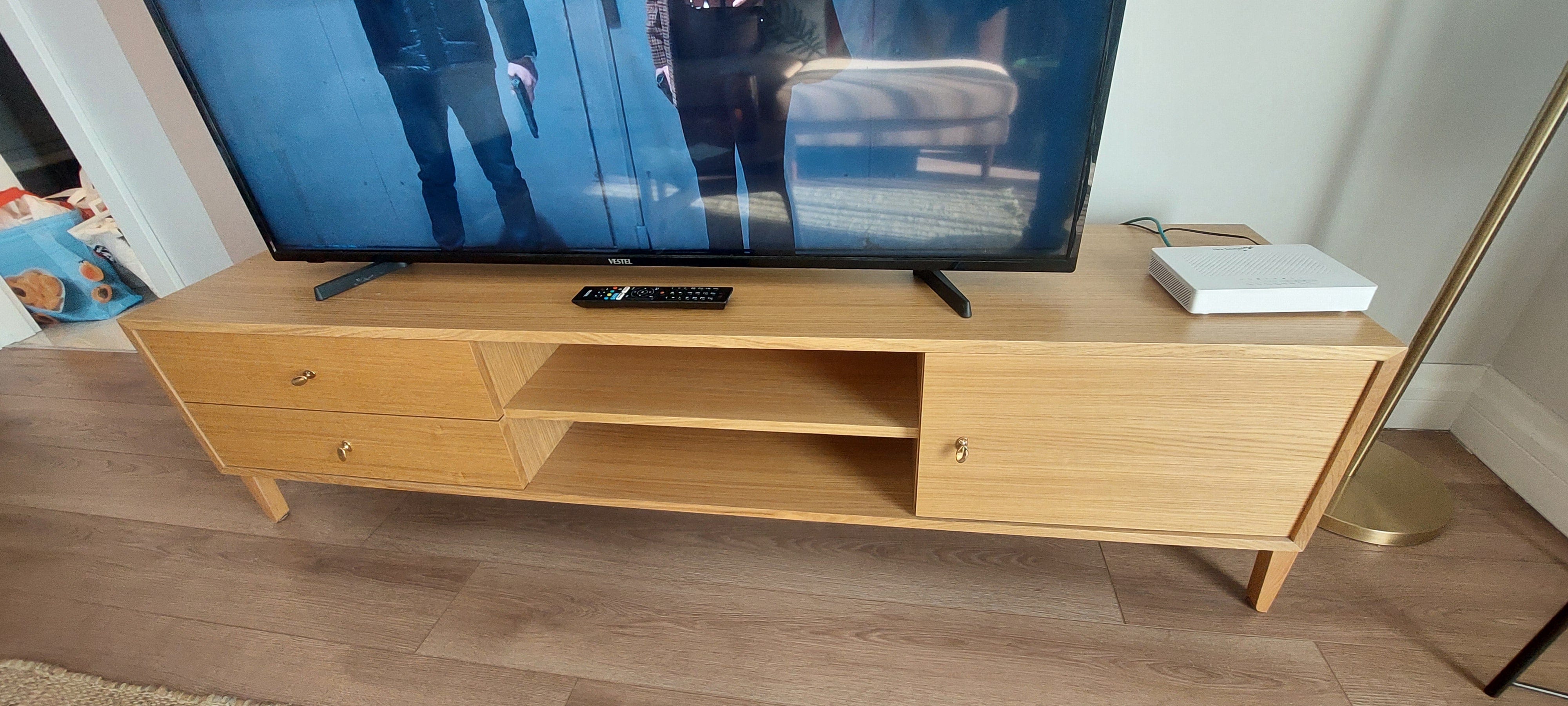 Fil TV Stand 180 cm Oak 11390
