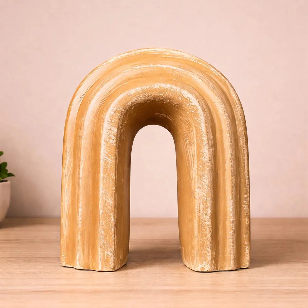 V Vase