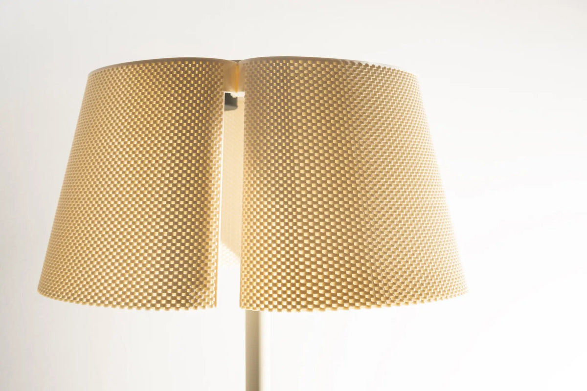 Olii Solar Outdoor Floor Lamp