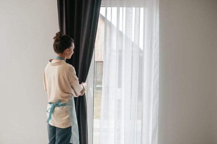 Drop Curtain and Tulle Washing Service